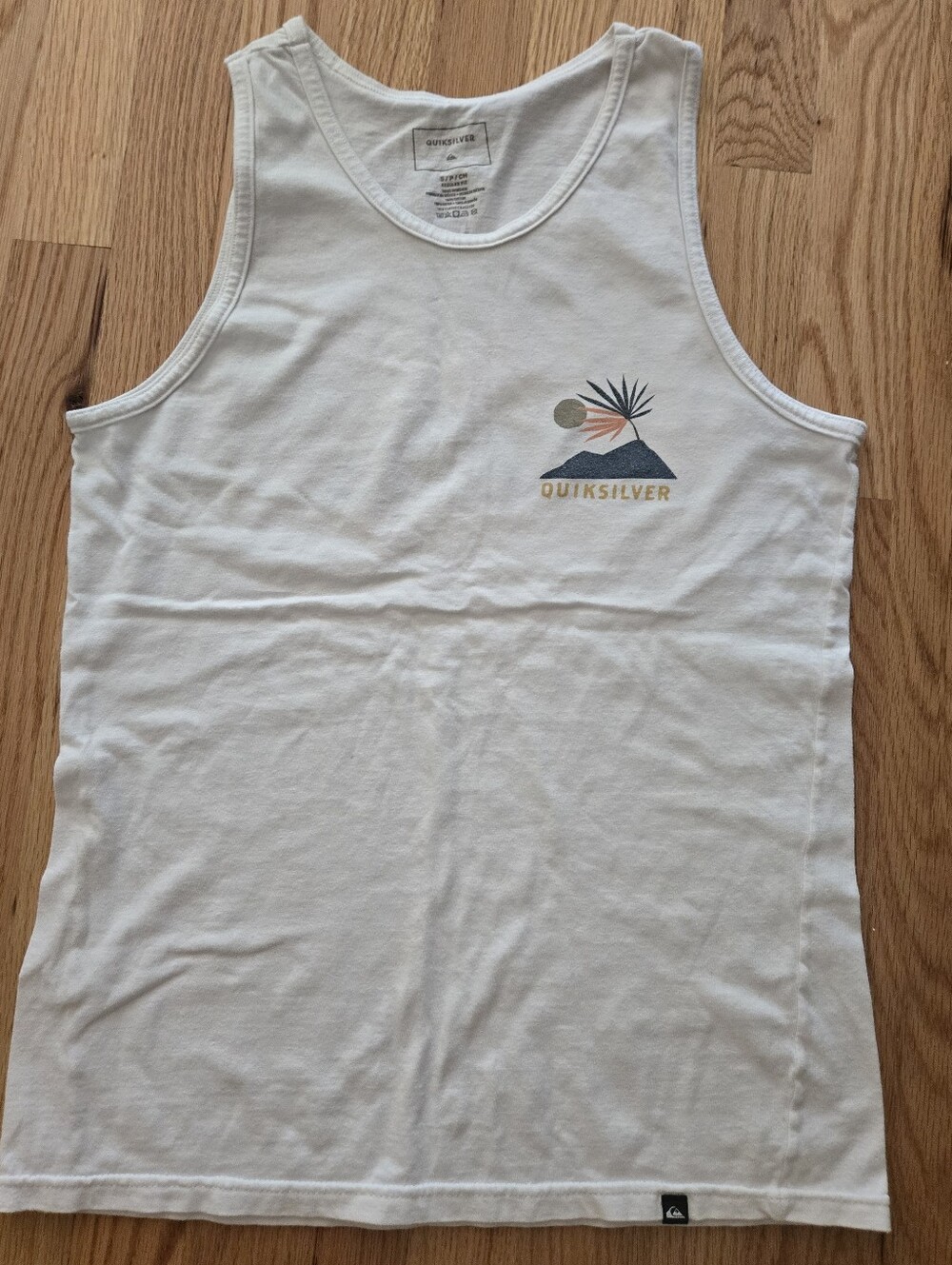 Quiksilver Men’s White Tank Top - Beach Graphic Size Small